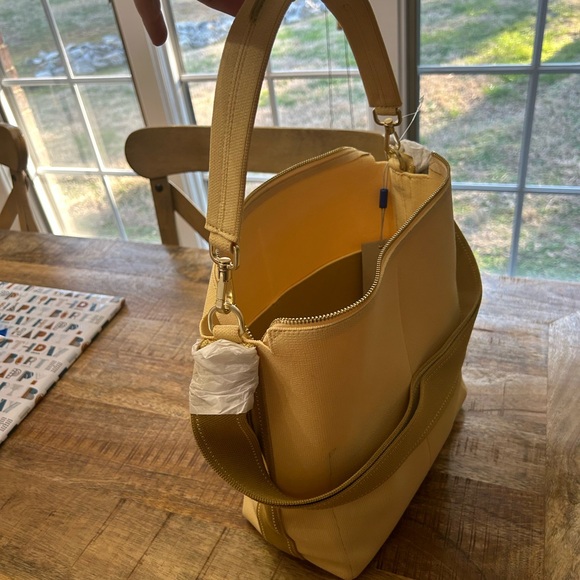 Rothy's Mini Zip Bucket Butter Yellow NEW - Picture 4 of 12